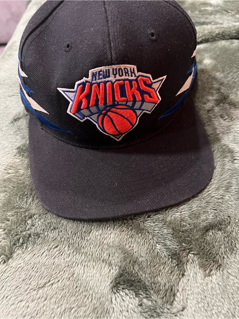 Mitchell & Ness New York Knicks Black Blue Red Snapback Hat